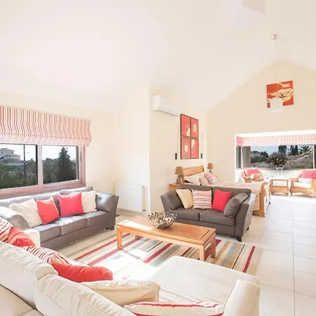 Rent Your Dream In And Look Forward To Relaxing Beside Your Private Pool, 1232 فيلة باراليمني