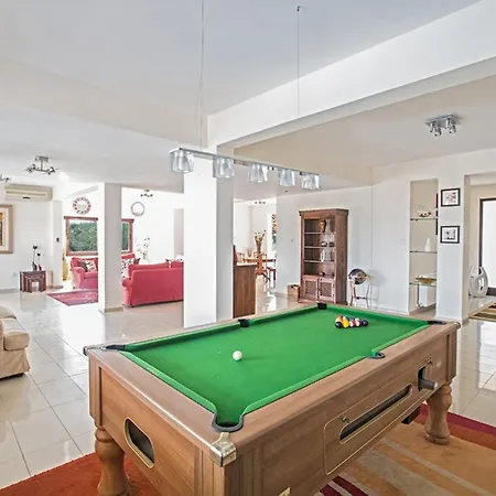 Rent Your Dream In And Look Forward To Relaxing Beside Your Private Pool, 1232 Вилла *