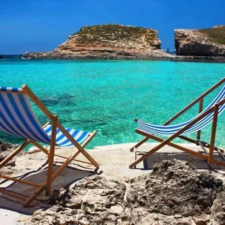 Rent Your Dream In And Look Forward To Relaxing Beside Your Private Pool, 1232 Паралимни