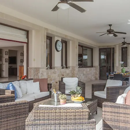 Vilă Rent Your Dream In And Look Forward To Relaxing Beside Your Private Pool, 1232 Paralimni
