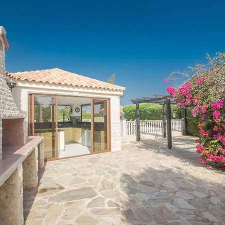 Вилла Rent Your Dream In And Look Forward To Relaxing Beside Your Private Pool, 1232