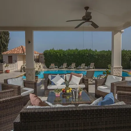 Rent Your Dream In And Look Forward To Relaxing Beside Your Private Pool, 1232 * Паралимни
