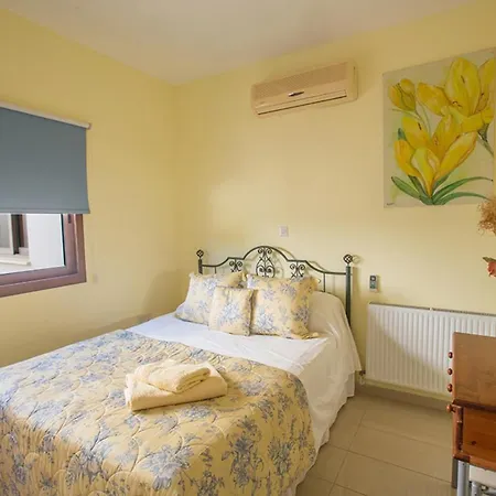 Vilă Rent Your Dream In And Look Forward To Relaxing Beside Your Private Pool, 1232 Paralimni